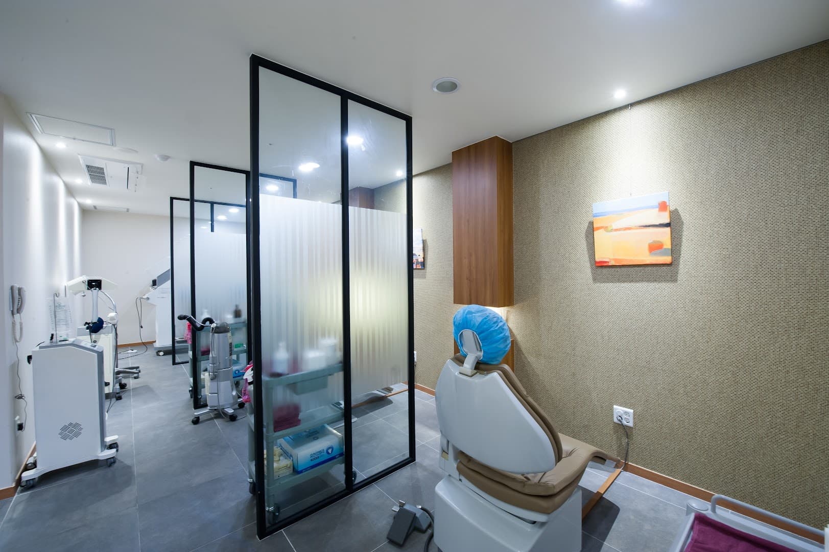 New Hair Plastic Surgery transplant loss treatment Scalp Micro Pigmentation Clinic